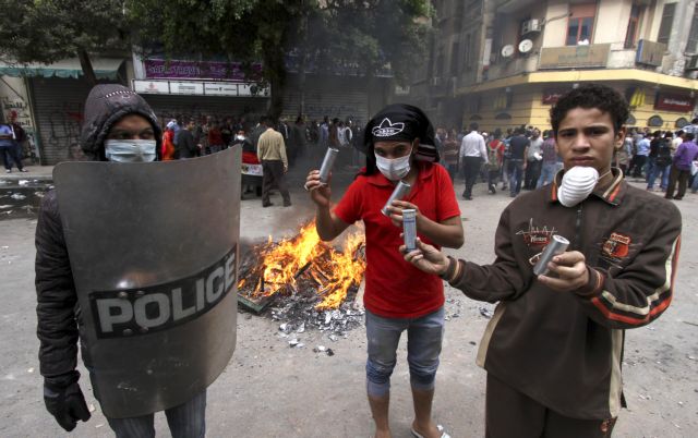 Στούντιο του Al Jazeera στο Κάιρο πυρπόλησαν διαδηλωτές